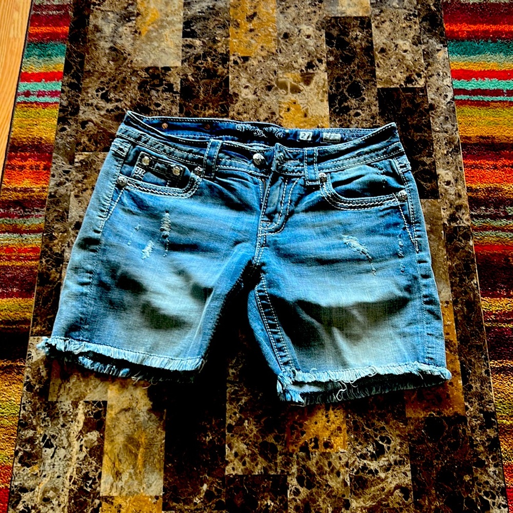 Miss me shorts size 27 barely worn. Non-smoking home.